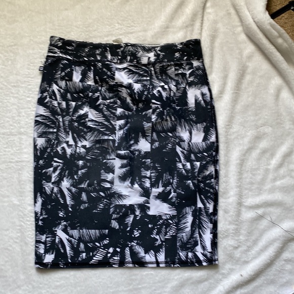 Fabletics pencil skirt L - Picture 4 of 4